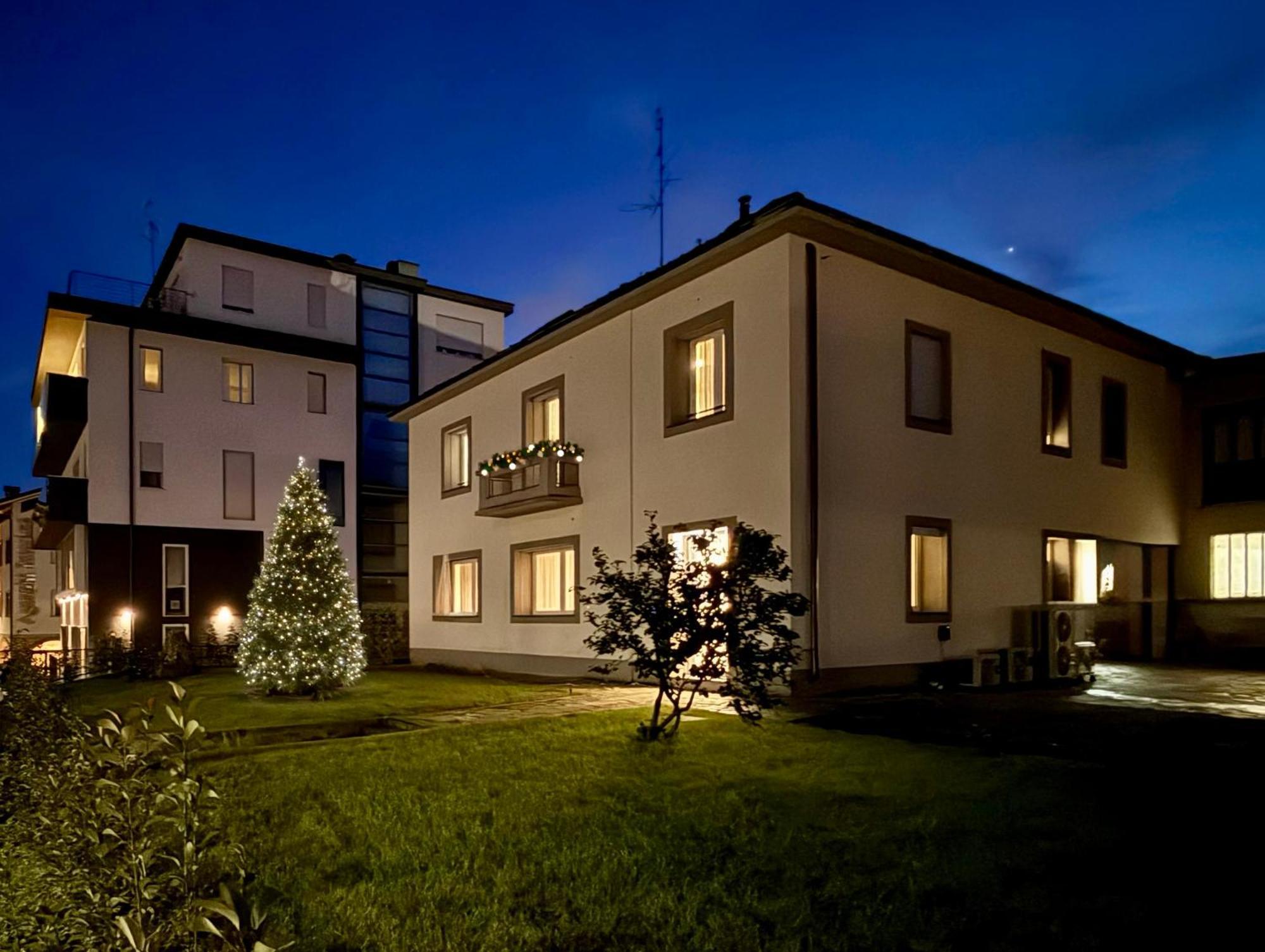 Villa Manzoni Meda Exterior foto